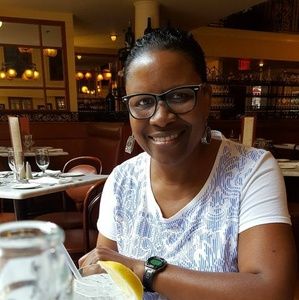 Meet your Posher, Carla